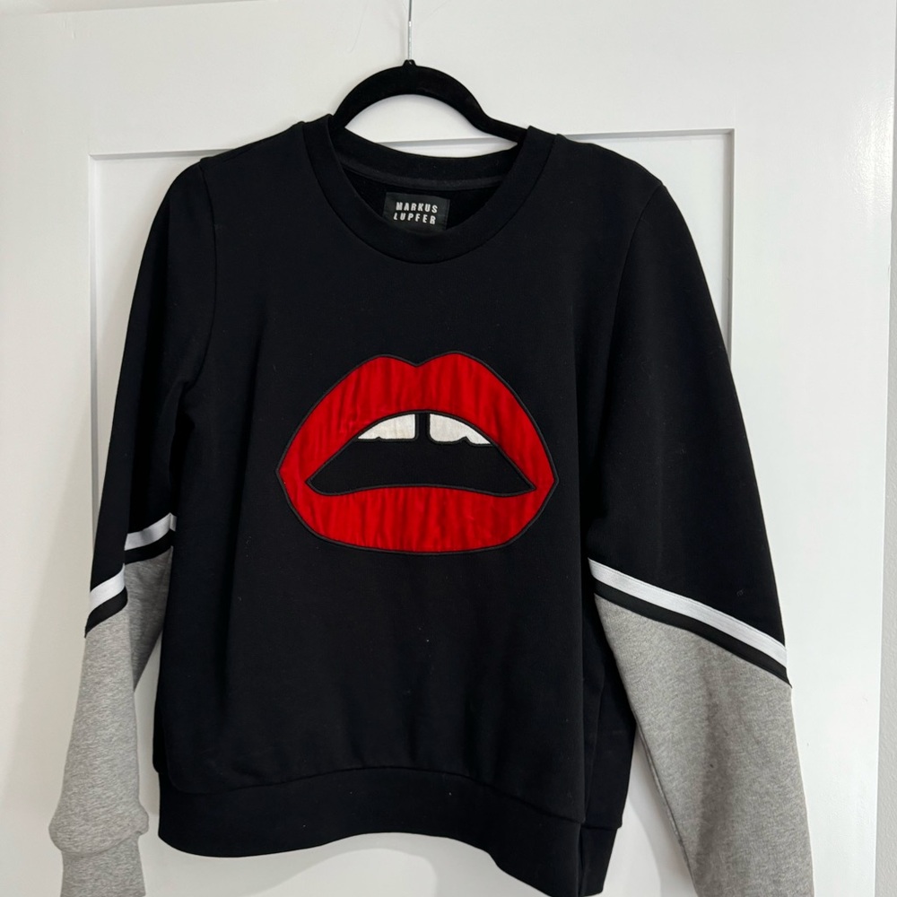 Markus lupfer sweatshirt size large